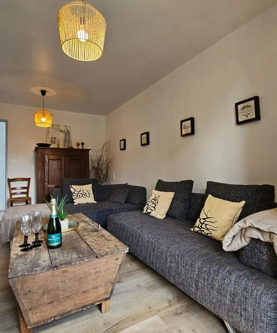 Holiday home Gite Lou Clapas Salles-la-Source